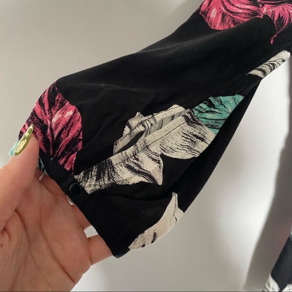 Kendall & Kylie // Floral Tie-Waist Romper - Picture 9 of 11